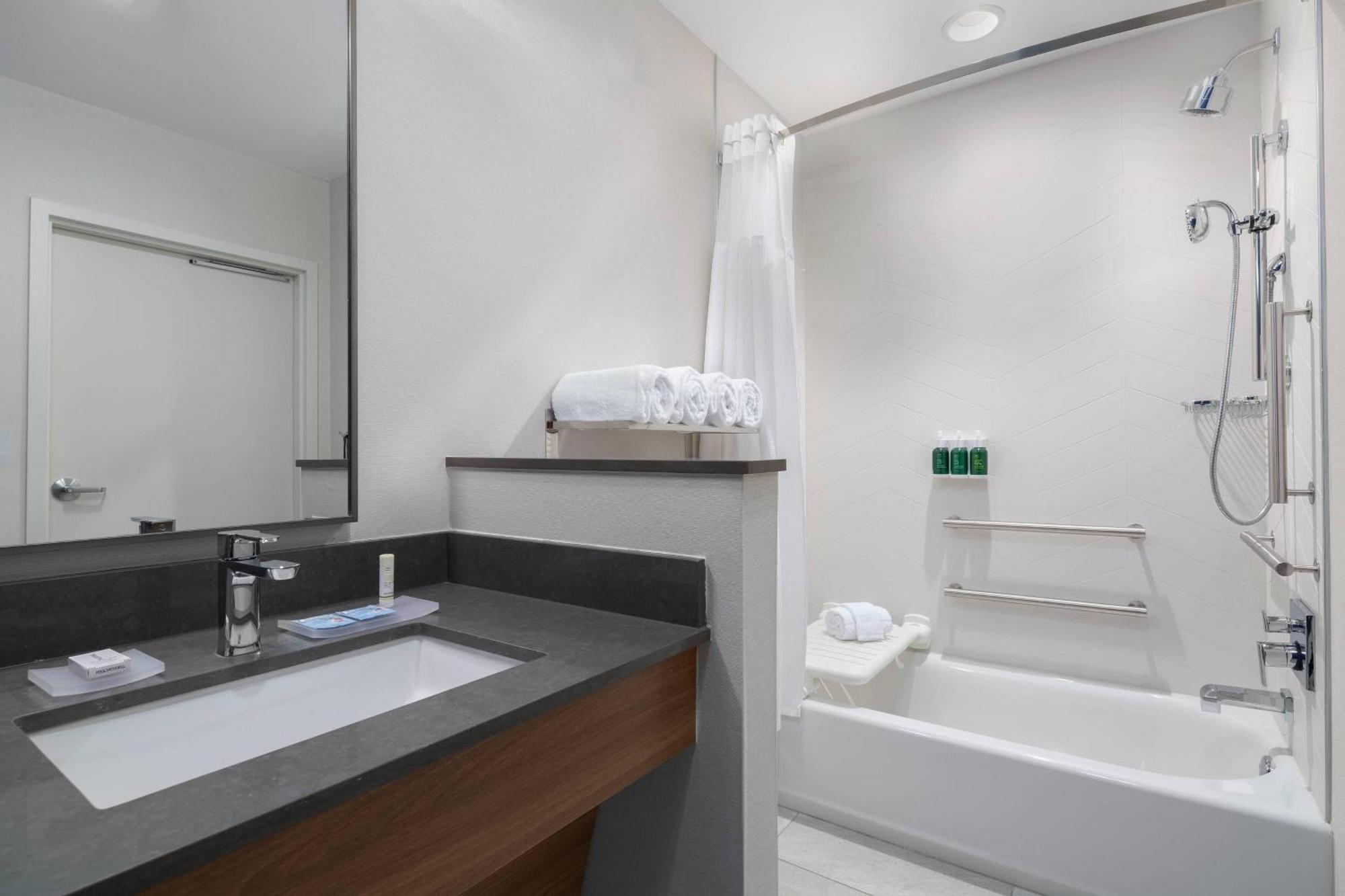 Fairfield Inn & Suites By Marriott Kenosha Плезънт Преъри Екстериор снимка